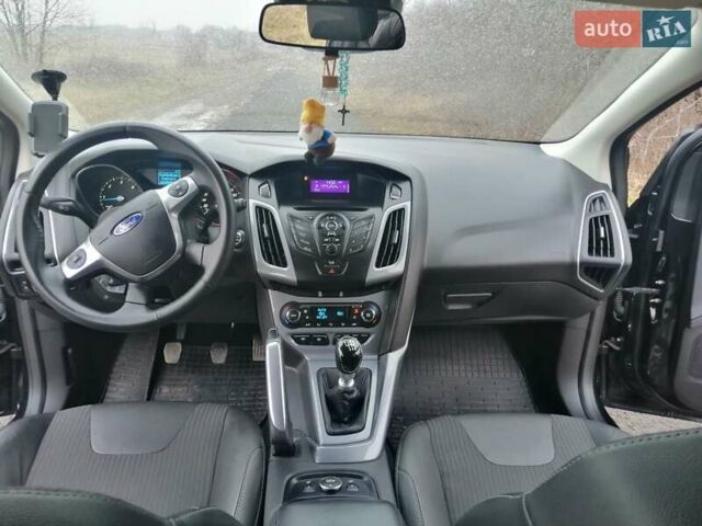 Черный Форд Фокус, объемом двигателя 1.56 л и пробегом 232 тыс. км за 7200 $, фото 13 на Automoto.ua