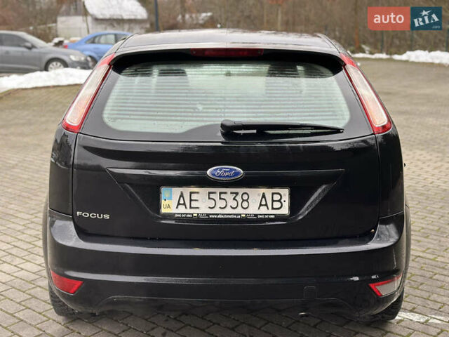 Черный Форд Фокус, объемом двигателя 2 л и пробегом 410 тыс. км за 3999 $, фото 4 на Automoto.ua