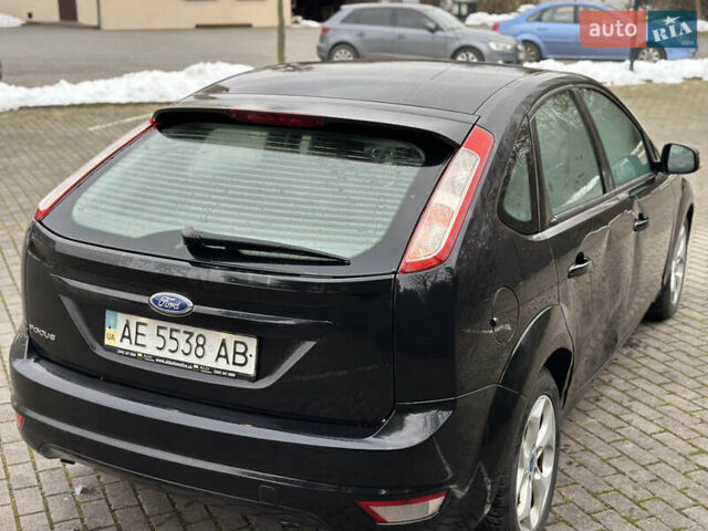 Черный Форд Фокус, объемом двигателя 2 л и пробегом 410 тыс. км за 3999 $, фото 5 на Automoto.ua