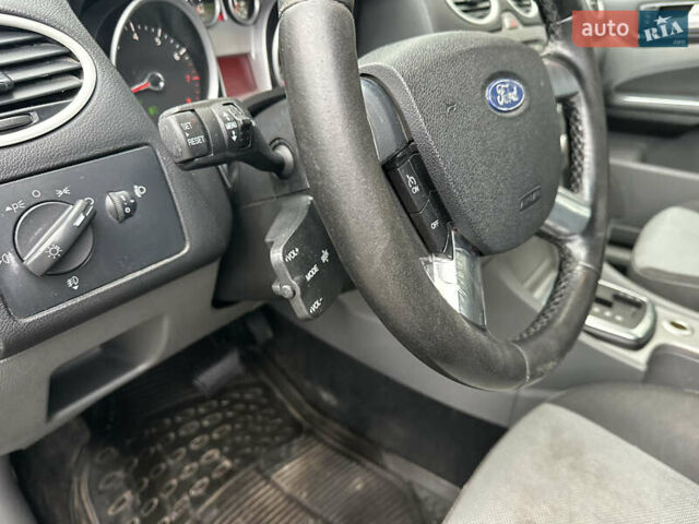 Черный Форд Фокус, объемом двигателя 2 л и пробегом 411 тыс. км за 4799 $, фото 14 на Automoto.ua