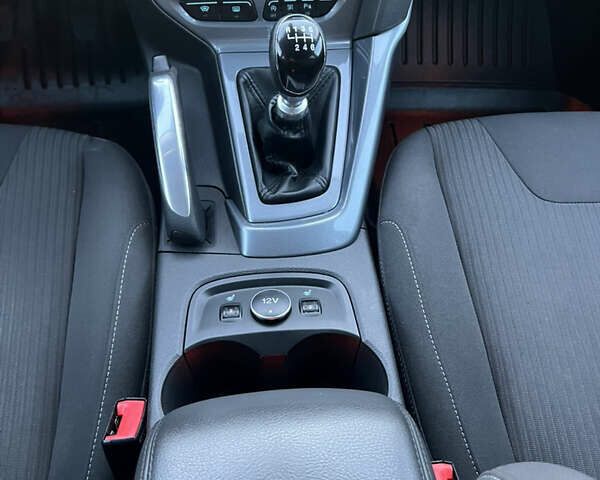 Черный Форд Фокус, объемом двигателя 1.6 л и пробегом 219 тыс. км за 7800 $, фото 16 на Automoto.ua