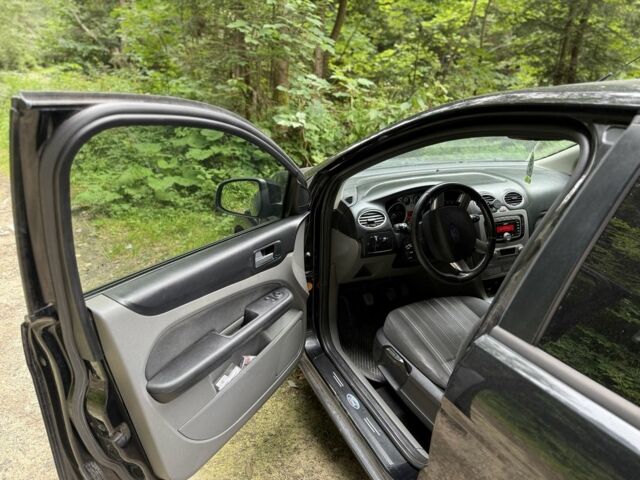 Чорний Форд Фокус, об'ємом двигуна 1.6 л та пробігом 250 тис. км за 5350 $, фото 4 на Automoto.ua