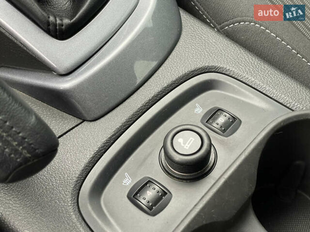 Чорний Форд Фокус, об'ємом двигуна 1 л та пробігом 170 тис. км за 6500 $, фото 41 на Automoto.ua