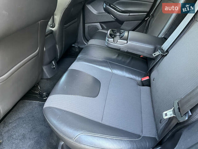 Черный Форд Фокус, объемом двигателя 1.6 л и пробегом 250 тыс. км за 8299 $, фото 72 на Automoto.ua