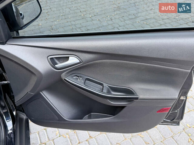 Черный Форд Фокус, объемом двигателя 1.6 л и пробегом 121 тыс. км за 7900 $, фото 3 на Automoto.ua