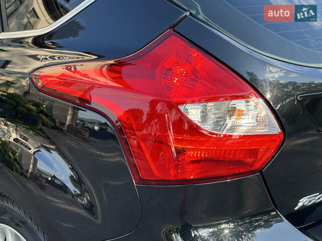 Черный Форд Фокус, объемом двигателя 1.6 л и пробегом 250 тыс. км за 8299 $, фото 52 на Automoto.ua