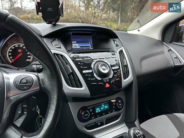 Черный Форд Фокус, объемом двигателя 1.6 л и пробегом 162 тыс. км за 7300 $, фото 25 на Automoto.ua