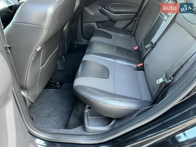 Черный Форд Фокус, объемом двигателя 1.6 л и пробегом 250 тыс. км за 8299 $, фото 71 на Automoto.ua