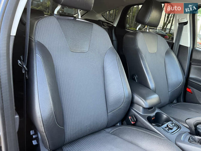 Черный Форд Фокус, объемом двигателя 1.6 л и пробегом 250 тыс. км за 8299 $, фото 99 на Automoto.ua