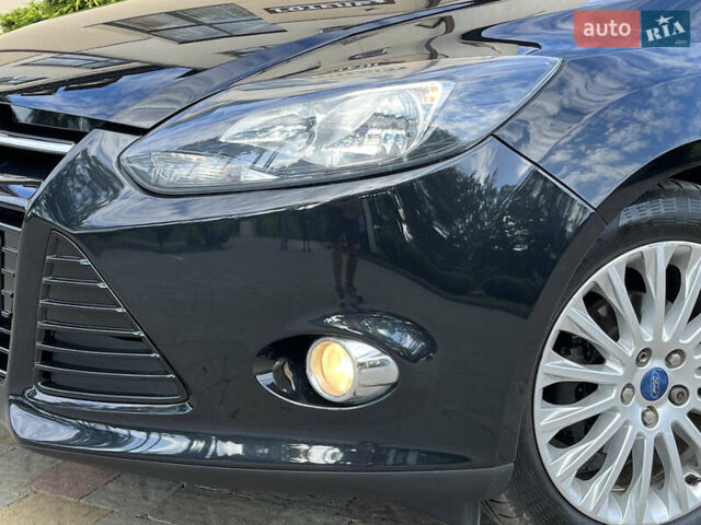 Черный Форд Фокус, объемом двигателя 1.6 л и пробегом 250 тыс. км за 8299 $, фото 5 на Automoto.ua