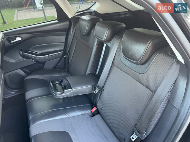 Черный Форд Фокус, объемом двигателя 1.6 л и пробегом 250 тыс. км за 8299 $, фото 81 на Automoto.ua