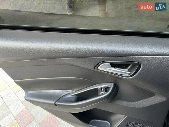 Черный Форд Фокус, объемом двигателя 1.6 л и пробегом 250 тыс. км за 8299 $, фото 80 на Automoto.ua