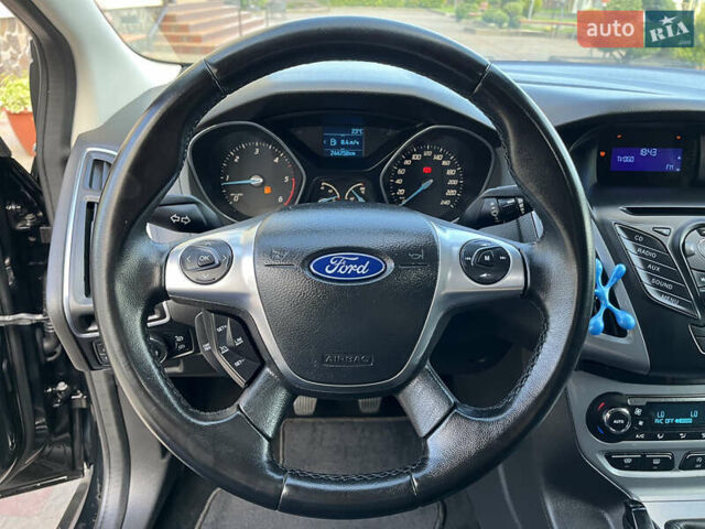 Черный Форд Фокус, объемом двигателя 1.6 л и пробегом 250 тыс. км за 8299 $, фото 110 на Automoto.ua