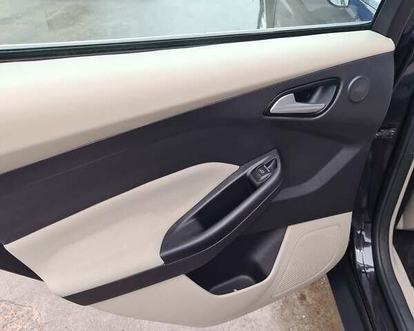 Форд Фокус 2012 в Сумах на Automoto.ua Черный Форд Фокус, объемом двигателя 0 л и пробегом 81 тыс. км за 6999 $, фото 5 на Automoto.ua