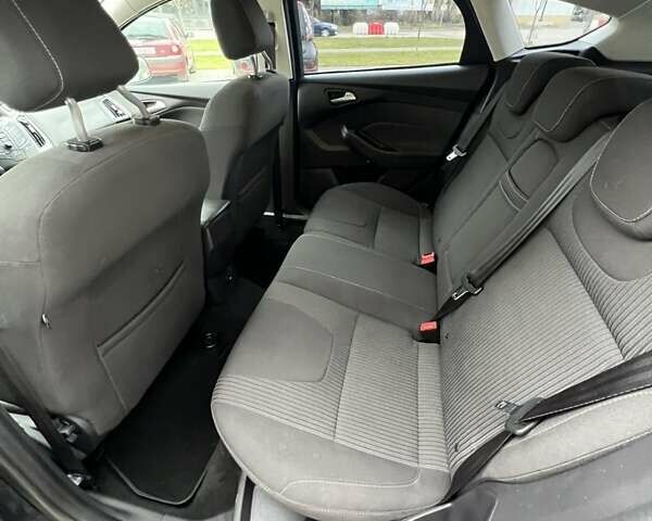 Черный Форд Фокус, объемом двигателя 1.6 л и пробегом 236 тыс. км за 8600 $, фото 6 на Automoto.ua