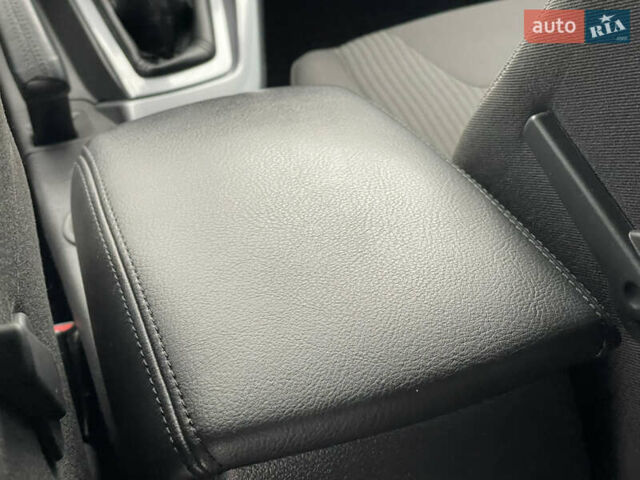 Чорний Форд Фокус, об'ємом двигуна 1 л та пробігом 170 тис. км за 6500 $, фото 29 на Automoto.ua