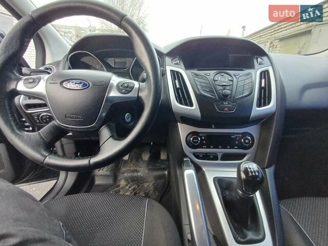 Черный Форд Фокус, объемом двигателя 1.6 л и пробегом 156 тыс. км за 7700 $, фото 7 на Automoto.ua