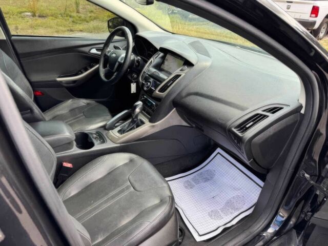 Чорний Форд Фокус, об'ємом двигуна 2 л та пробігом 92 тис. км за 8000 $, фото 7 на Automoto.ua