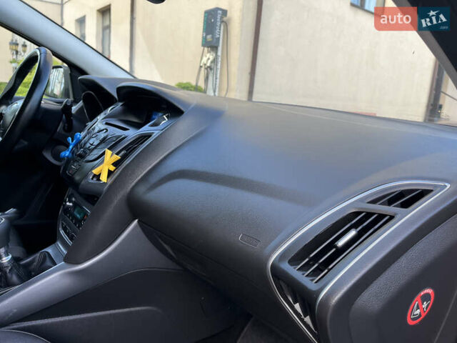 Черный Форд Фокус, объемом двигателя 1.6 л и пробегом 250 тыс. км за 8299 $, фото 101 на Automoto.ua