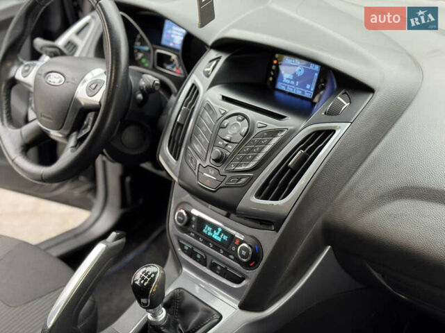 Чорний Форд Фокус, об'ємом двигуна 1.6 л та пробігом 259 тис. км за 8500 $, фото 18 на Automoto.ua