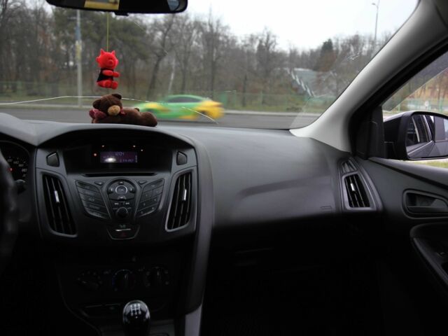 Черный Форд Фокус, объемом двигателя 1.6 л и пробегом 138 тыс. км за 6500 $, фото 12 на Automoto.ua