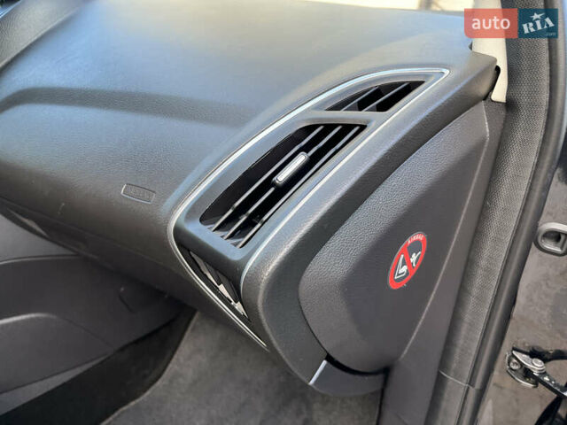 Черный Форд Фокус, объемом двигателя 1.6 л и пробегом 250 тыс. км за 8299 $, фото 103 на Automoto.ua