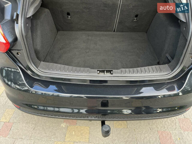 Черный Форд Фокус, объемом двигателя 1.6 л и пробегом 250 тыс. км за 8299 $, фото 129 на Automoto.ua