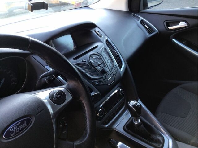 Черный Форд Фокус, объемом двигателя 1.6 л и пробегом 205 тыс. км за 7900 $, фото 9 на Automoto.ua