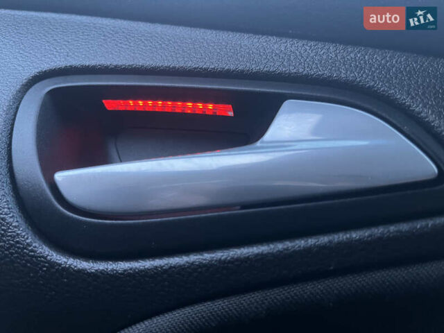 Черный Форд Фокус, объемом двигателя 1.6 л и пробегом 250 тыс. км за 8299 $, фото 125 на Automoto.ua