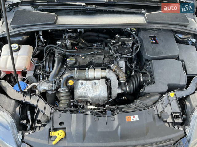 Черный Форд Фокус, объемом двигателя 1.6 л и пробегом 250 тыс. км за 8299 $, фото 133 на Automoto.ua