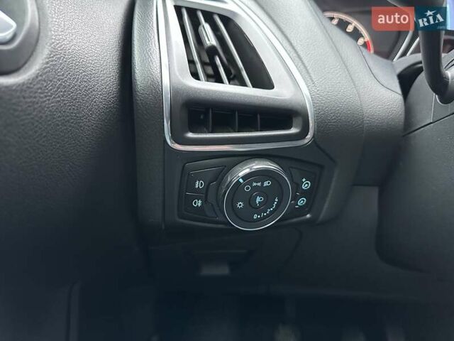 Черный Форд Фокус, объемом двигателя 1.6 л и пробегом 162 тыс. км за 7300 $, фото 27 на Automoto.ua