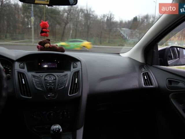 Черный Форд Фокус, объемом двигателя 1.6 л и пробегом 138 тыс. км за 6500 $, фото 12 на Automoto.ua