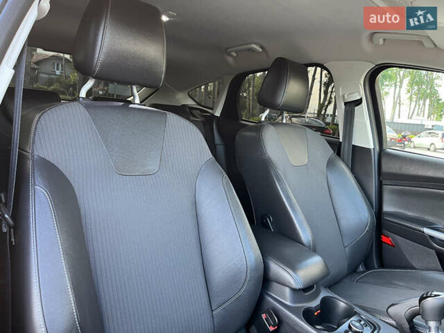 Черный Форд Фокус, объемом двигателя 1.6 л и пробегом 250 тыс. км за 8299 $, фото 100 на Automoto.ua