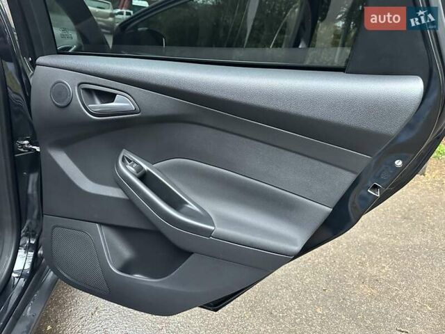 Черный Форд Фокус, объемом двигателя 1.6 л и пробегом 162 тыс. км за 7300 $, фото 32 на Automoto.ua