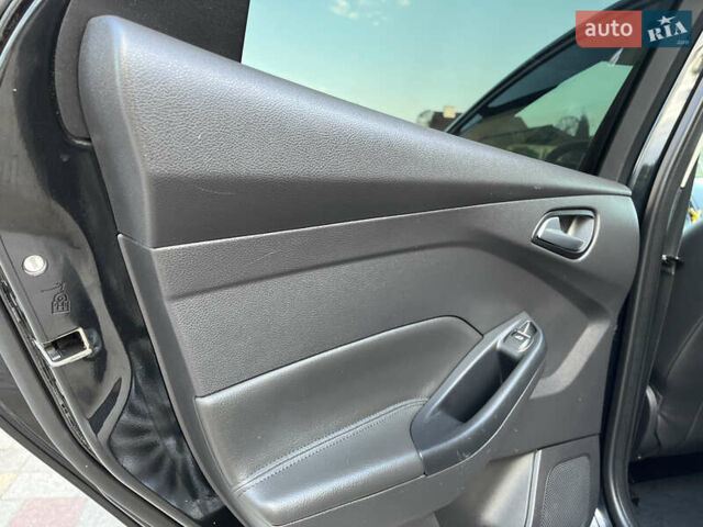 Черный Форд Фокус, объемом двигателя 1.6 л и пробегом 250 тыс. км за 8299 $, фото 78 на Automoto.ua