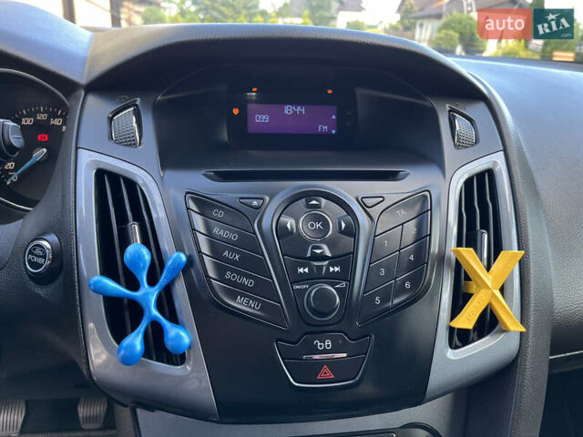 Черный Форд Фокус, объемом двигателя 1.6 л и пробегом 250 тыс. км за 8299 $, фото 119 на Automoto.ua