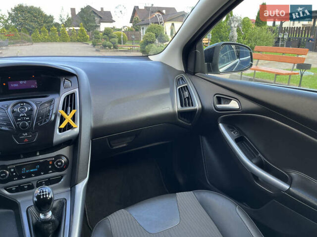 Черный Форд Фокус, объемом двигателя 1.6 л и пробегом 250 тыс. км за 8299 $, фото 108 на Automoto.ua