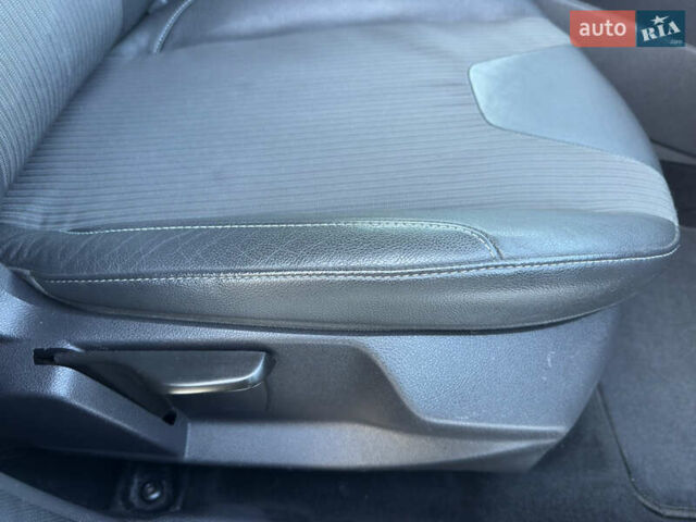 Черный Форд Фокус, объемом двигателя 1.6 л и пробегом 250 тыс. км за 8250 $, фото 88 на Automoto.ua