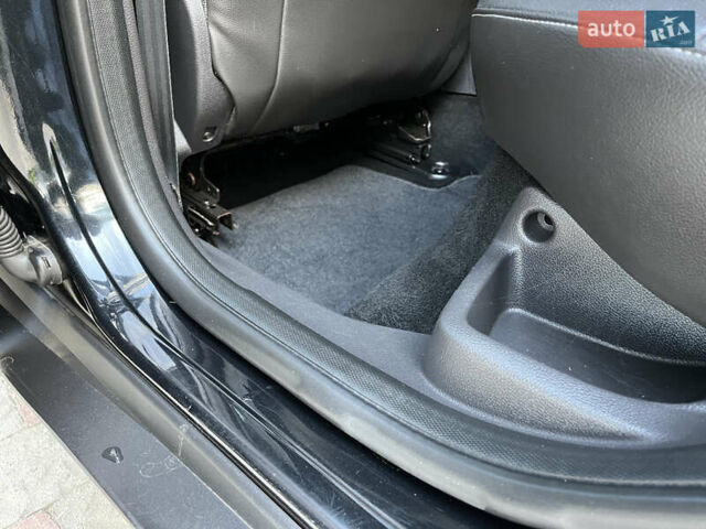 Черный Форд Фокус, объемом двигателя 1.6 л и пробегом 250 тыс. км за 8299 $, фото 74 на Automoto.ua