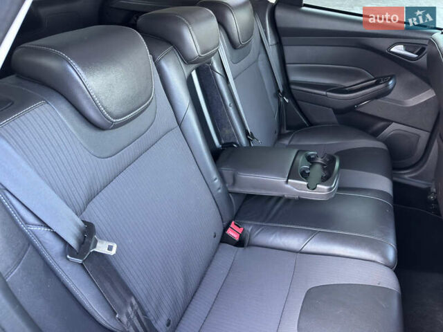 Черный Форд Фокус, объемом двигателя 1.6 л и пробегом 250 тыс. км за 8250 $, фото 80 на Automoto.ua