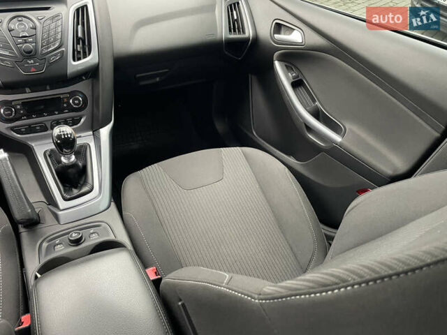 Чорний Форд Фокус, об'ємом двигуна 1 л та пробігом 170 тис. км за 6500 $, фото 30 на Automoto.ua