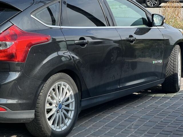Чорний Форд Фокус, об'ємом двигуна 0 л та пробігом 108 тис. км за 5900 $, фото 2 на Automoto.ua