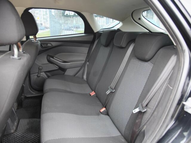 Черный Форд Фокус, объемом двигателя 1.6 л и пробегом 138 тыс. км за 6500 $, фото 7 на Automoto.ua