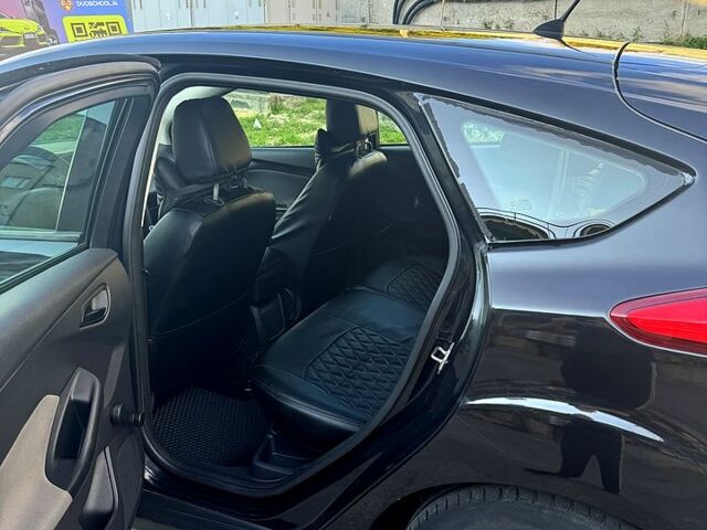 Черный Форд Фокус, объемом двигателя 1.6 л и пробегом 217 тыс. км за 5700 $, фото 5 на Automoto.ua