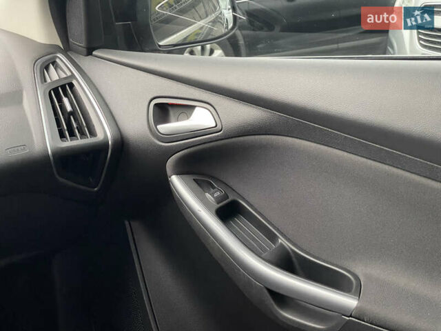 Чорний Форд Фокус, об'ємом двигуна 1 л та пробігом 170 тис. км за 6500 $, фото 28 на Automoto.ua