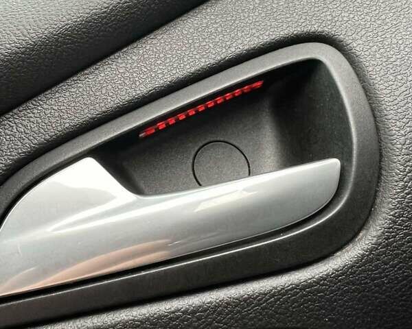 Черный Форд Фокус, объемом двигателя 1.6 л и пробегом 236 тыс. км за 8600 $, фото 5 на Automoto.ua