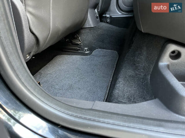 Черный Форд Фокус, объемом двигателя 1.6 л и пробегом 250 тыс. км за 8299 $, фото 75 на Automoto.ua