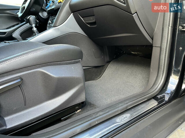 Черный Форд Фокус, объемом двигателя 1.6 л и пробегом 250 тыс. км за 8299 $, фото 102 на Automoto.ua