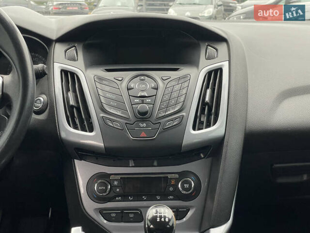 Чорний Форд Фокус, об'ємом двигуна 1 л та пробігом 170 тис. км за 6500 $, фото 26 на Automoto.ua