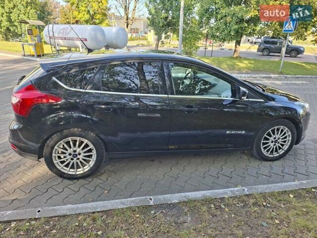 Черный Форд Фокус, объемом двигателя 0 л и пробегом 107 тыс. км за 6500 $, фото 7 на Automoto.ua